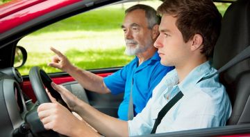 Обучение вождению подростков