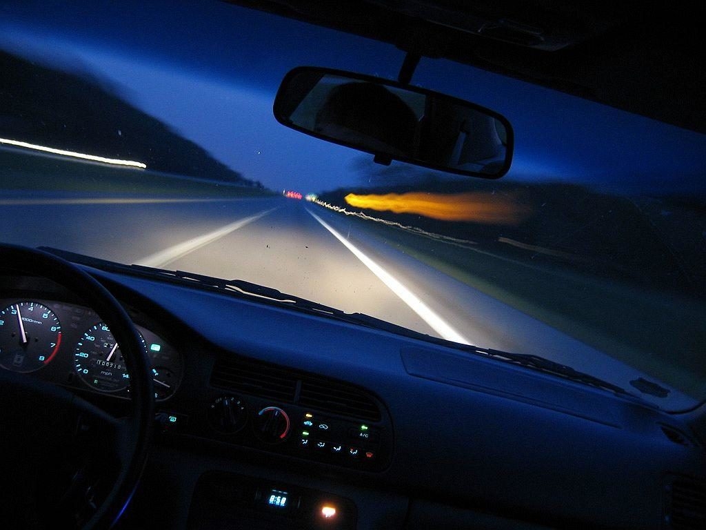 Вождение автомобиля ночью